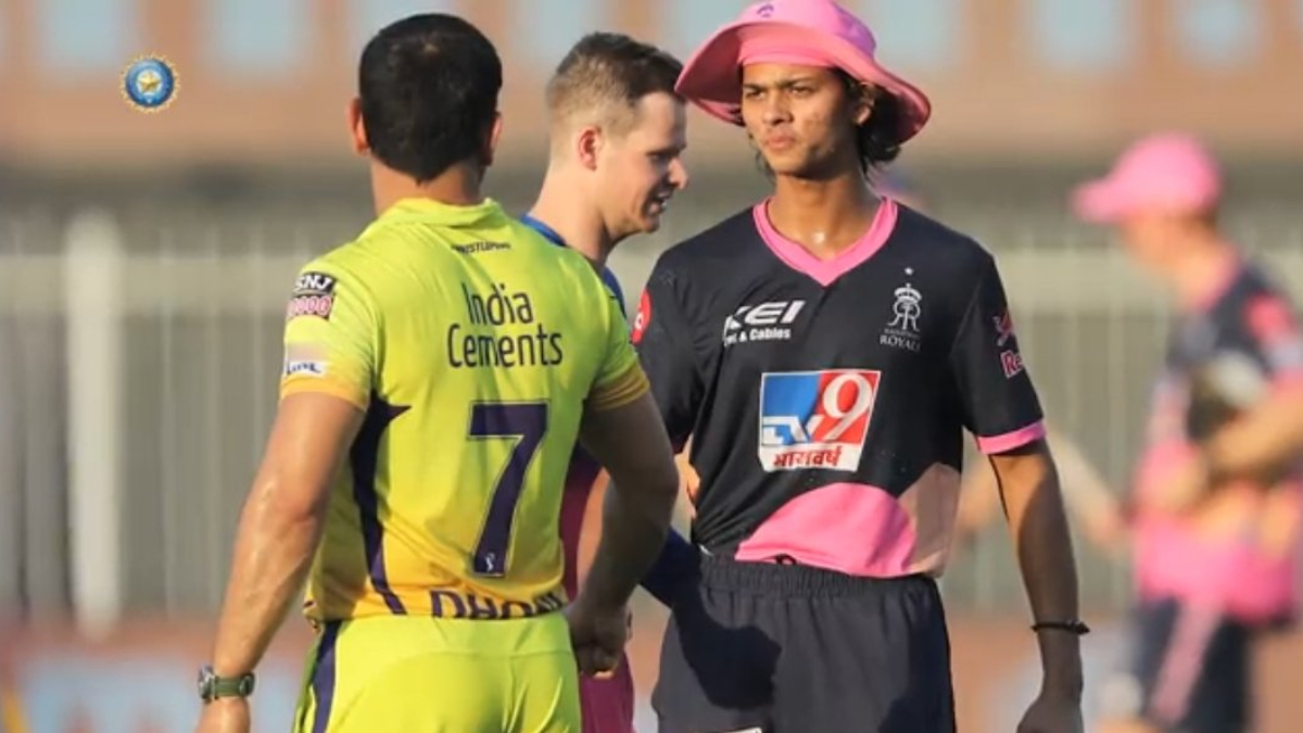ind-vs-wi-yashasvi-jaiswal-reveals-his-first-meet-with-ms-dhoni-to-csk-ruturaj-gaikwad-video